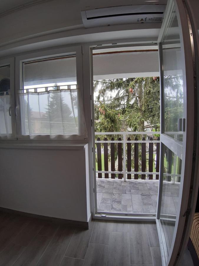 Renata Apartman Nyiregyhaza Exterior photo