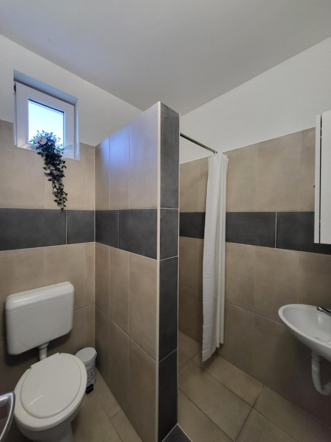 Renata Apartman Nyiregyhaza Exterior photo