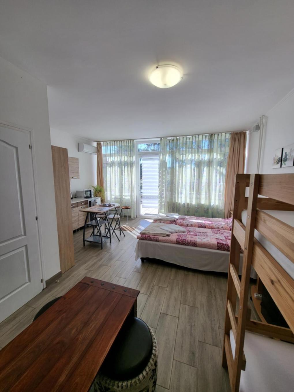Renata Apartman Nyiregyhaza Exterior photo