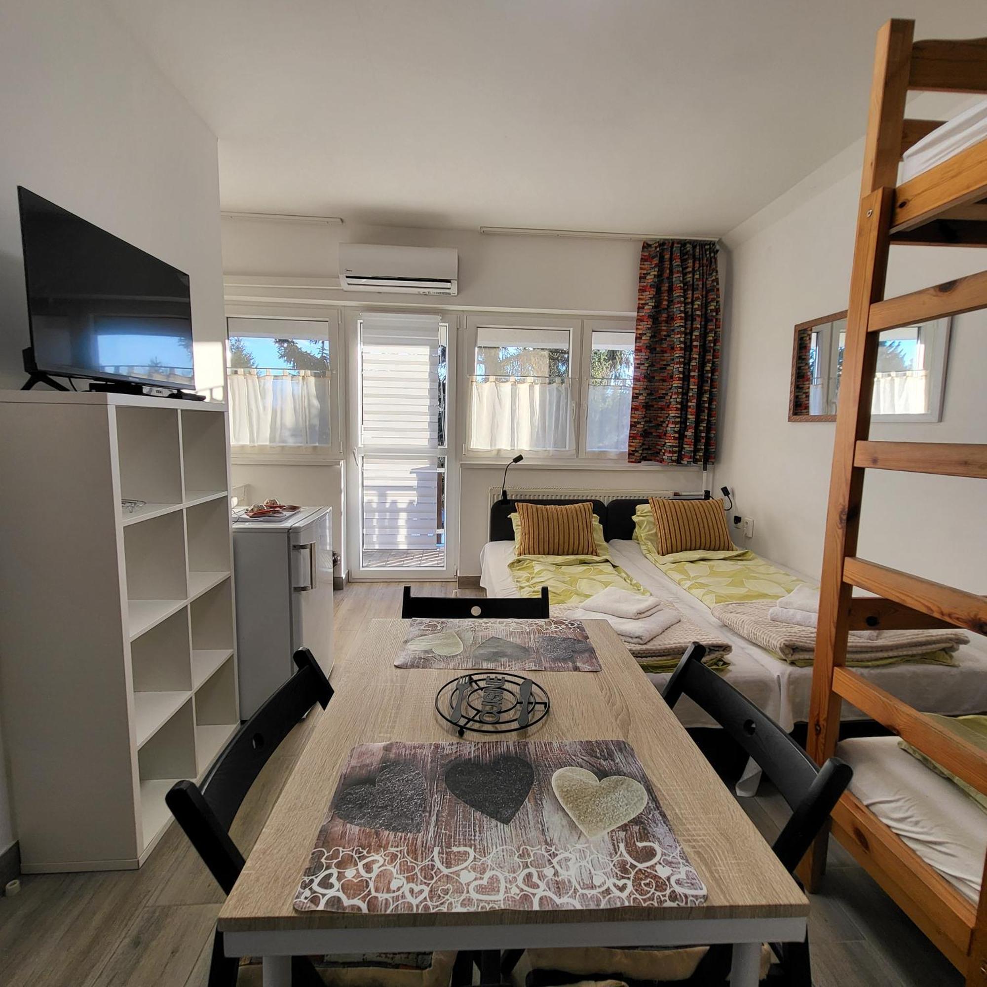 Renata Apartman Nyiregyhaza Exterior photo